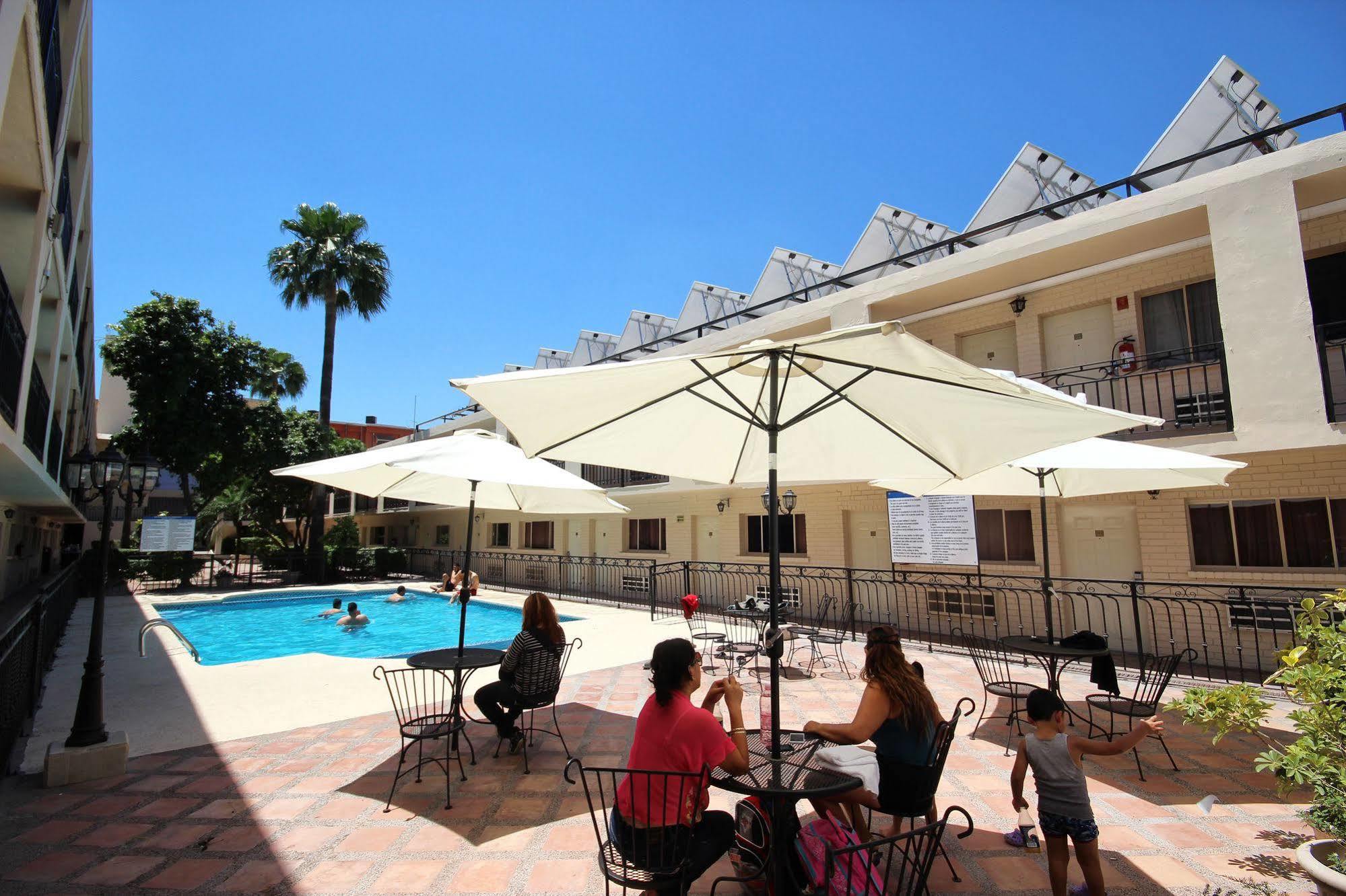 Hotel El Camino Inn&Suites Reynosa Exterior foto